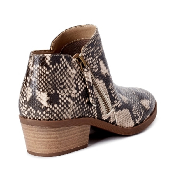 Womens Time and Tru Zipper Booties - Picture 5 of 13